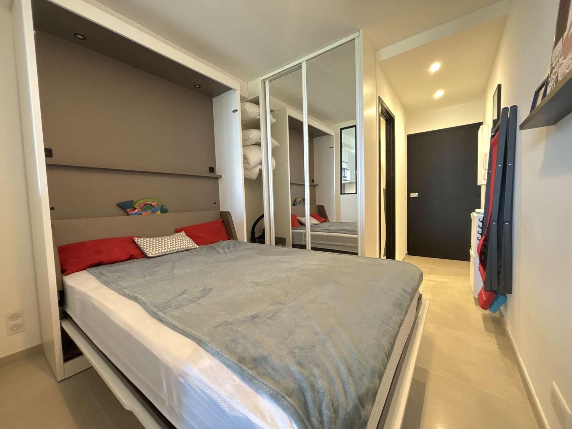 Royan, 1 Pièce, 3 Personnes - Fr-1-494-67 Appartement *