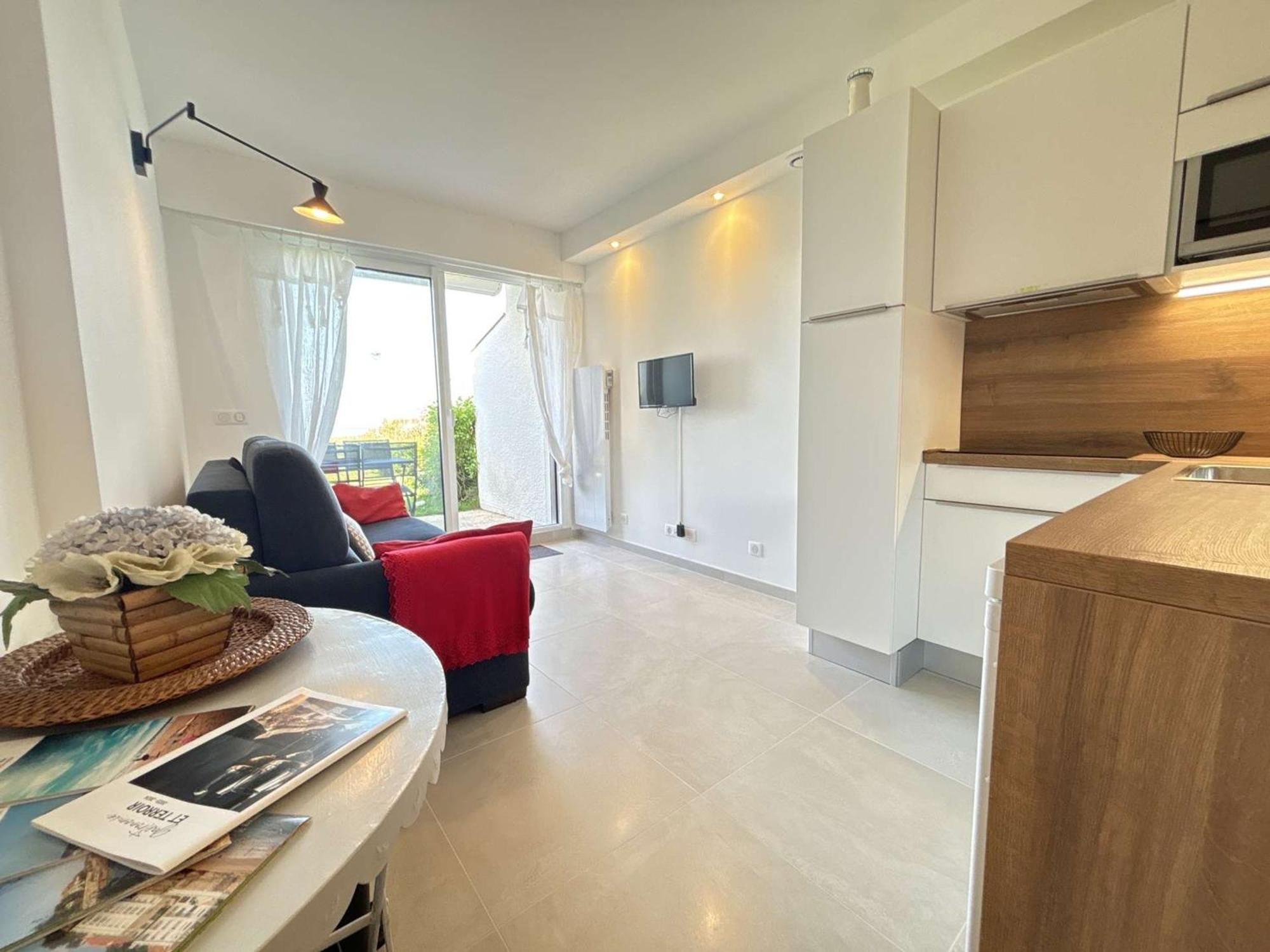 Royan, 1 Pièce, 3 Personnes - Fr-1-494-67 Royan